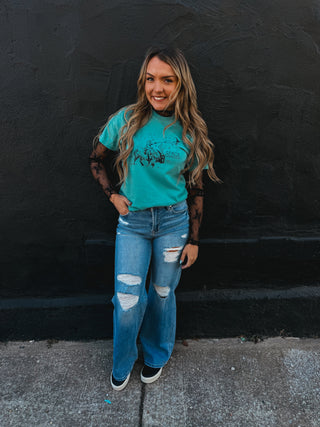 short-sleeve-cowgirl-graphic-tee