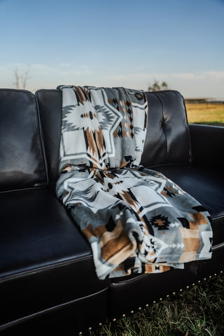 DOORBUSTER The Carson Desert Aztec Blanket