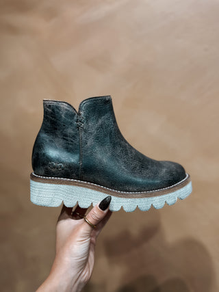 Bedstu Lydyi Boots {Black Lux}