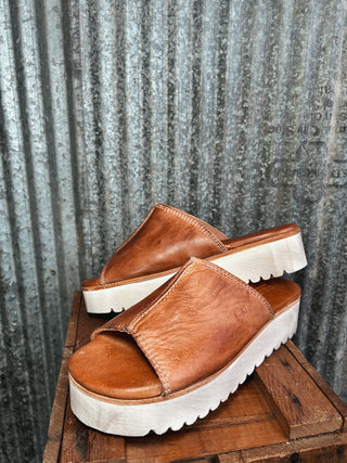 bedstu-leather-platform-slide-3