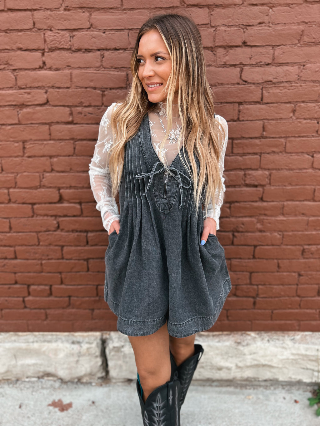 Tied Color Block Sleeveless Romper main image 1