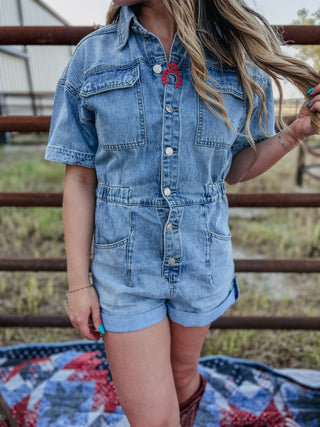 womens-light-wash-short-sleeve-denim-romper-4