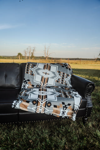 DOORBUSTER The Carson Desert Aztec Blanket