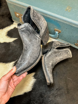 The Dixon Bootie {Naturally Distressed Black}