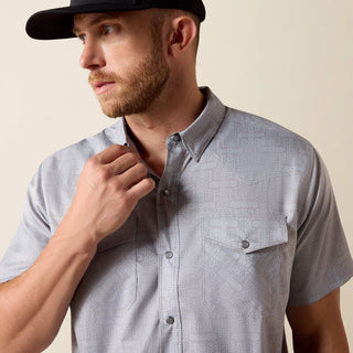Ariat Men's VentTEK Fitted Short Sleeve Pearl Snap {Sky Rocket}