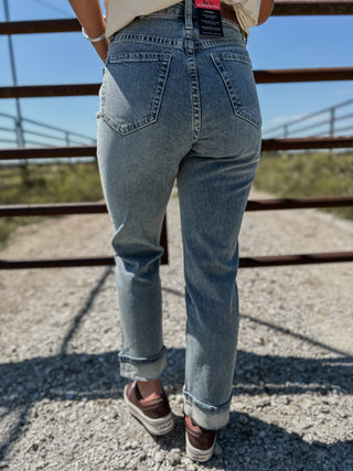 rock-and-roll-denim-distressed-straight-crop-jean-4